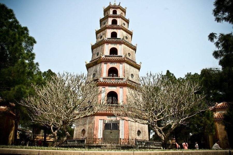 Chùa Thiên Mụ - địa điểm du lịch Huế nổi tiếng hàng đầu