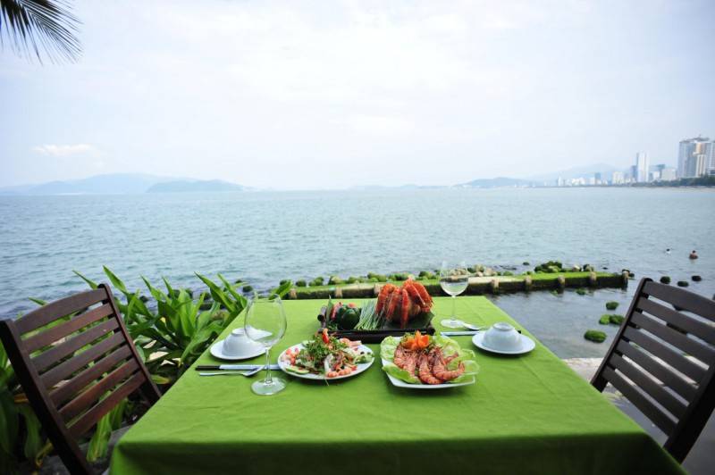 Nha Trang View Restaurant - Nhà hàng được đánh giá cao với chứng chỉ phục vụ xuất sắc 2017