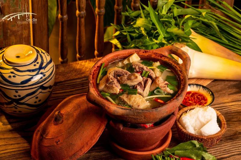 Cau Go Vietnamese Cuisine – Tuyệt mỹ với không gian ẩm thực bao quát toàn cảnh Hồ Hoàn Kiếm