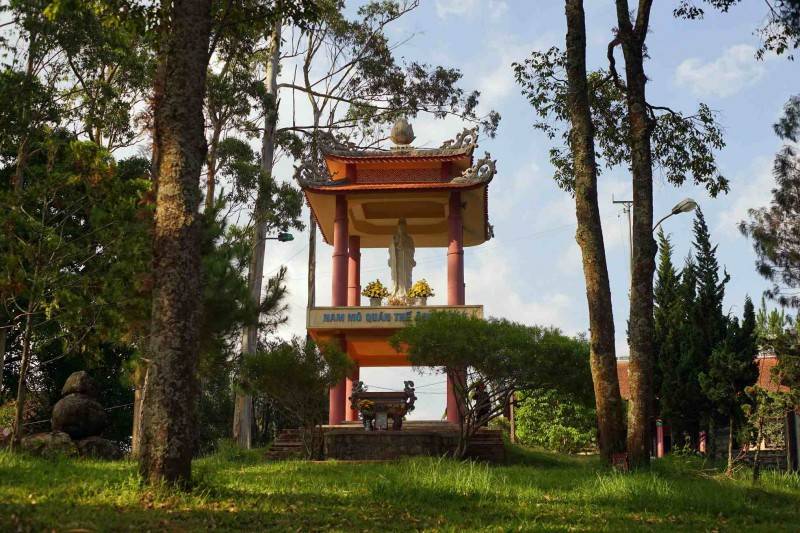 Chùa Linh Sơn - Viếng thăm chốn thiền định lâu đời ở Đà Lạt