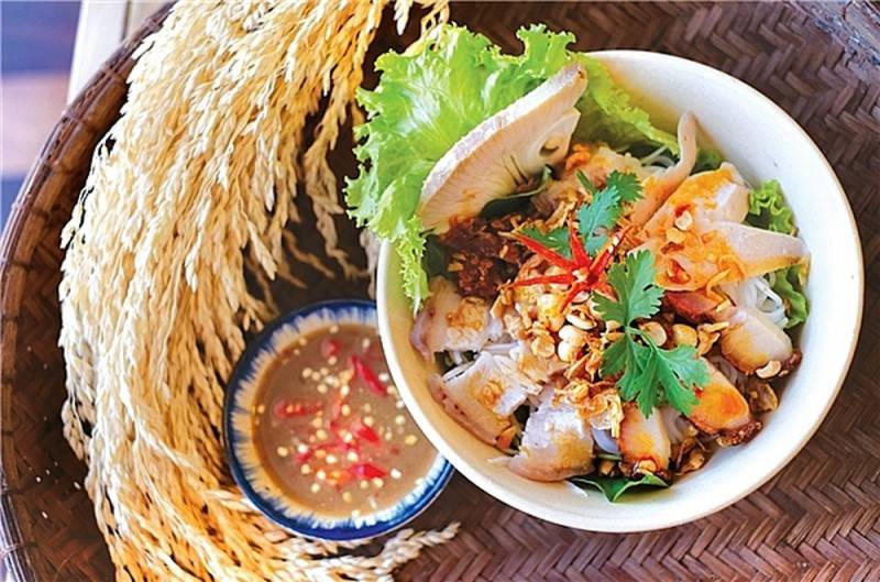 Đậm đà món bún mắm nêm Hội An nhất định phải thưởng thức
