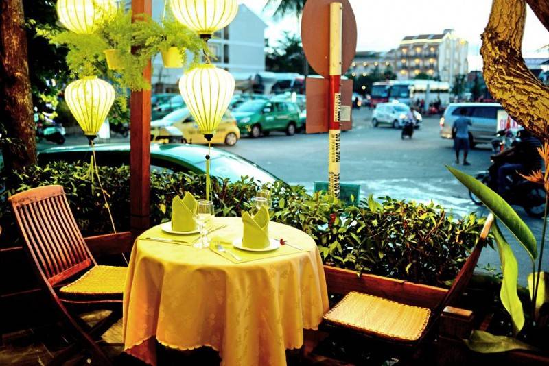 Green Heaven Restaurant Hoi An - Nhà hàng sở hữu tầm nhìn tuyệt đẹp nhìn ra quảng trường sông Hoài