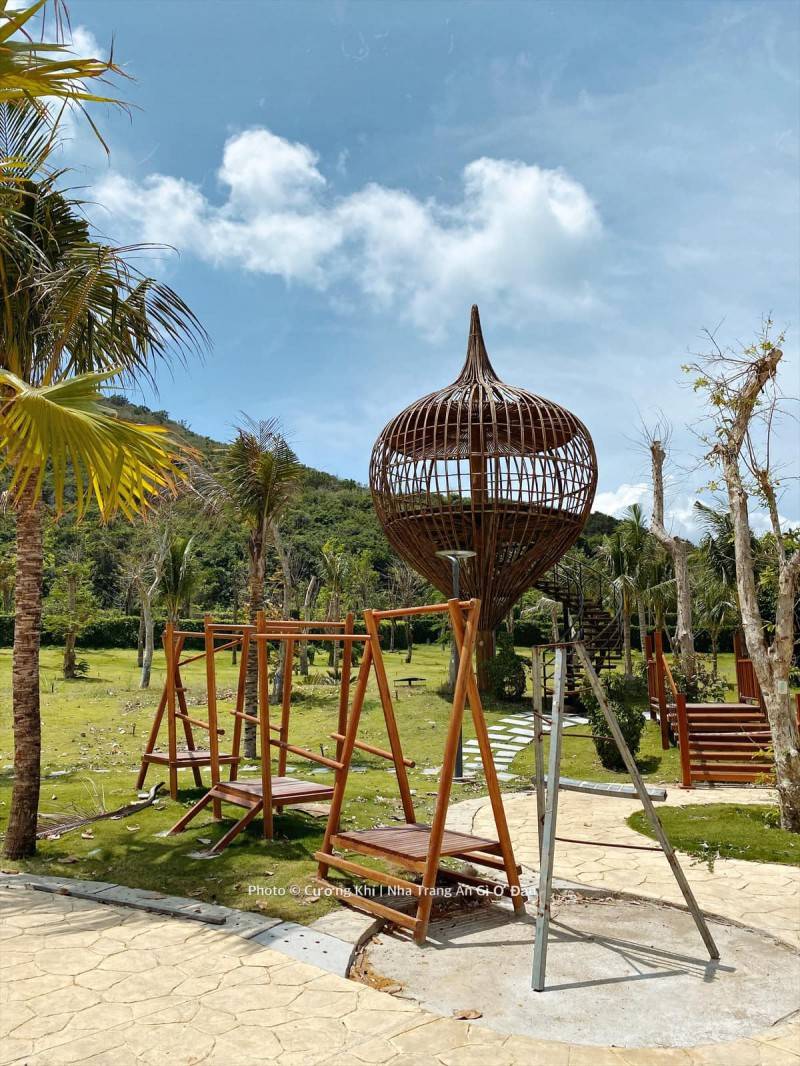 Khu trò chơi vận động và bãi tắm mới bên đảo Hòn Tằm, bạn đã thử tại Nha Trang chưa?