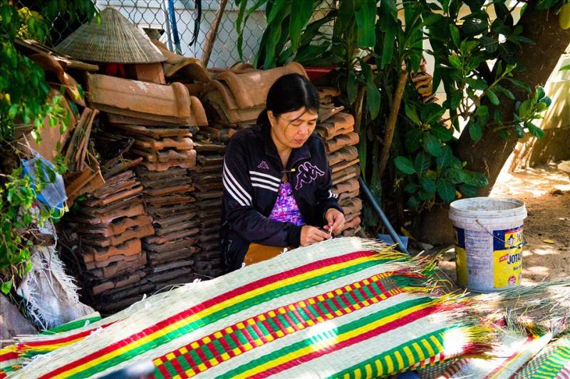 Làng nghề dệt chiếu cói Phú Tân - Làng nghề hơn trăm năm tuổi tại Phú Yên