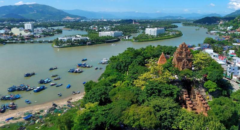 Nha Trang ngày nhạt nắng cùng tình yêu bất ngờ đến từ bạn Minh Vương