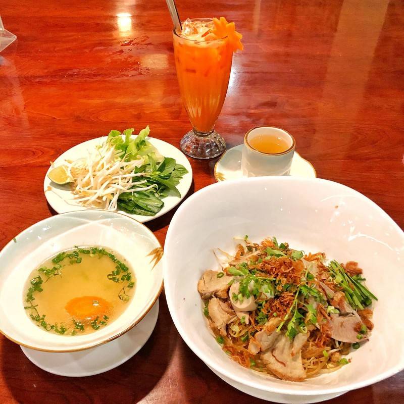 Nhà hàng Đèn Lồng Đỏ Nha Trang - Thưởng thức ẩm thực đặc sắc trong không gian hoàng gia, sang trọng