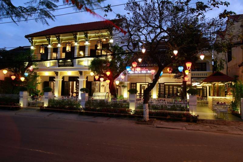 Nhà hàng Ngọc Tuyết Hội An - Tất tần tật những món ăn đặc sản phố cổ