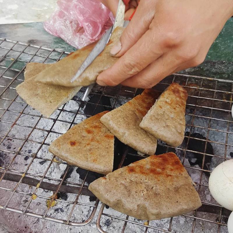 Quyến luyến với vị ngọt thanh của bánh tam giác mạch Hà Giang