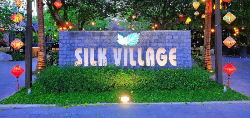 Silk Village Restaurants Hoi An - Nhà hàng phong cách cổ kính với sức chứa hơn ngàn người