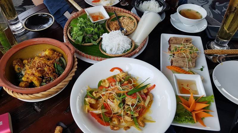 The Gourmet Corner Restaurant – Thưởng thức bữa tiệc Á-Âu sang trọng và đẳng cấp