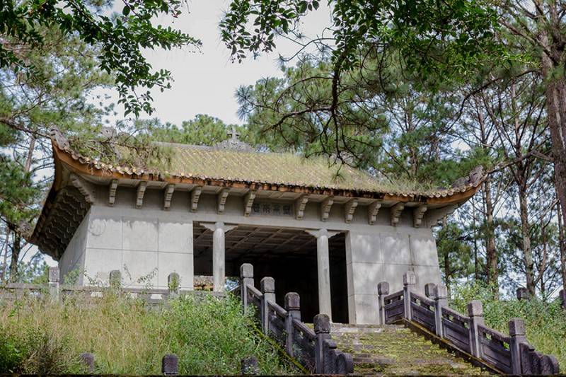Ấn tượng lăng Nguyễn Hữu Hào Đà Lạt với kiến trúc cung đình Huế đặc trưng