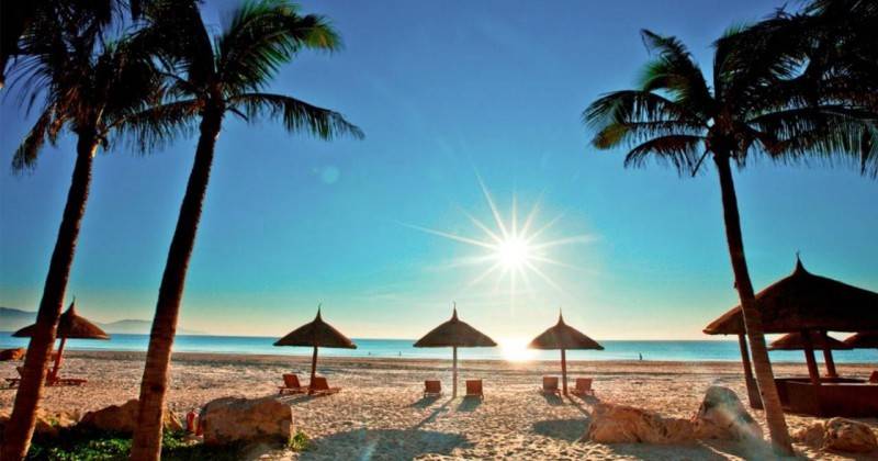 Bãi biển Mỹ Khê Đà Nẵng - Lặng người ngắm nhìn 1 trong 6 bãi biển đẹp nhất hành tinh