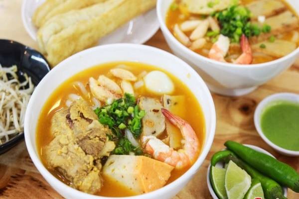 Bánh canh Hội An - Đặc sản phố cổ vạn người mê