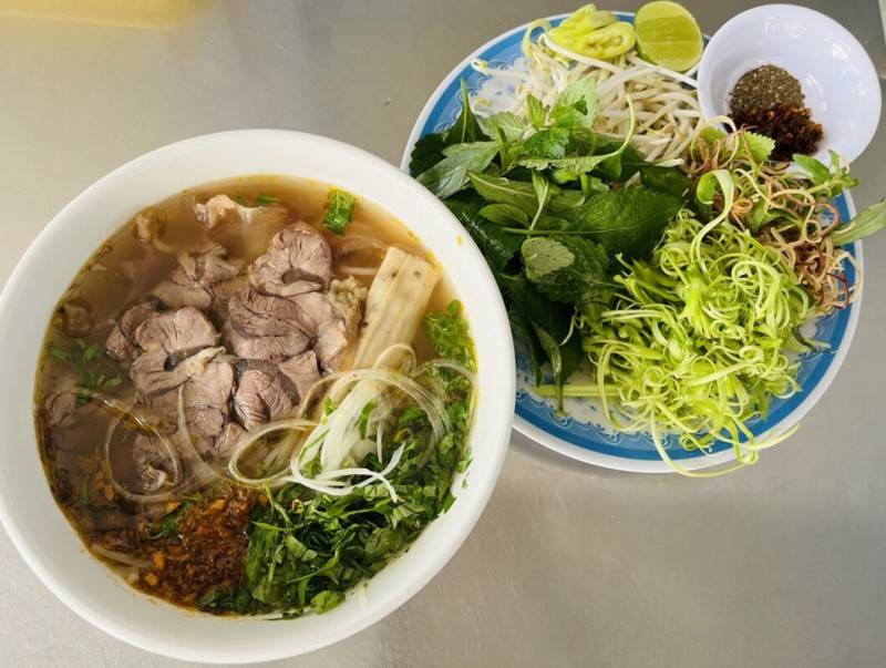 Bún bò Vũ Khánh, thu hút đông đảo thực khách bằng hương vị truyền thống