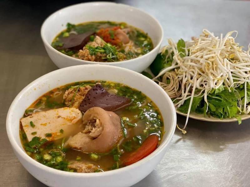 Bún riêu giò Chi, quán ăn lâu đời nổi tiếng tại Pleiku