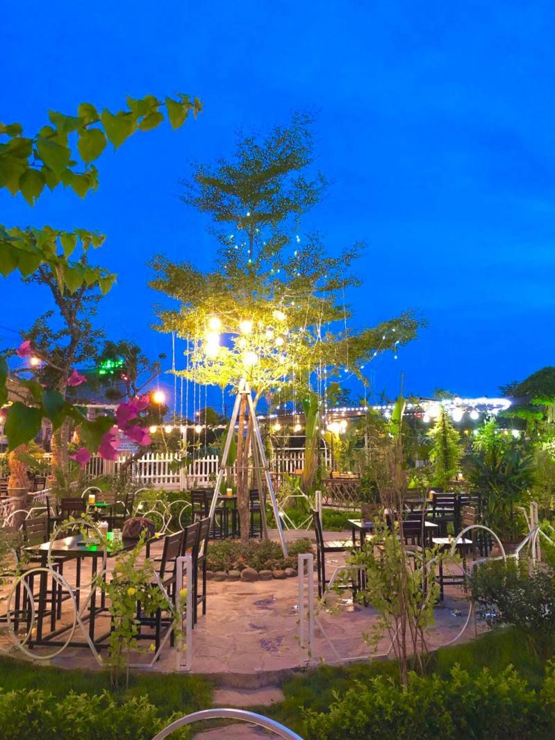 Anh Khoa Garden - Beer&amp;Coffee lọt TOP10 quán cafe sân vườn đẹp nhất Ninh Bình