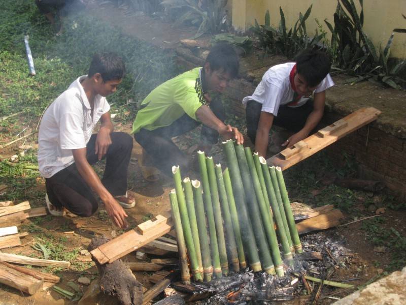 Các món nướng trong lồ ô, điểm thú vị trong ẩm thực Kon Tum