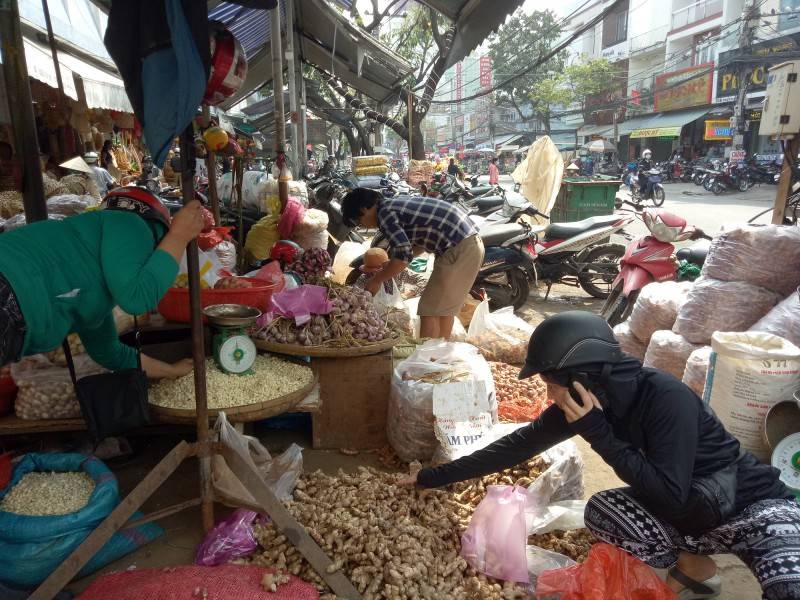 Càn quét chợ Cồn Đà Nẵng để khám phá thiên đường ẩm thực vạn người mê