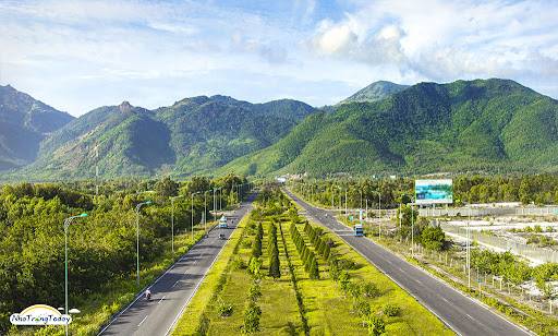 Cảng biển nước sâu Vịnh Cam Ranh - Vị trí mang tính chiến lược trong bản đồ quân sự Việt Nam