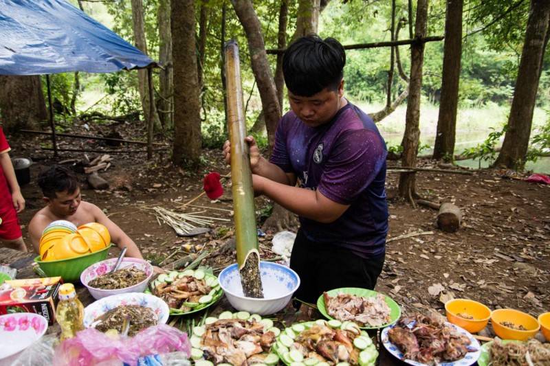 Canh thụt độc đáo khiến nhiều người mê mẩn ở Bình Phước