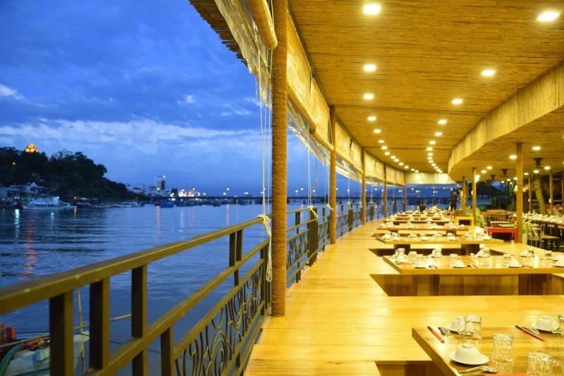 Champa Island restaurant - Nhà hàng chuẩn 5 sao nằm trong khuôn viên khu nghỉ dưỡng cao cấp