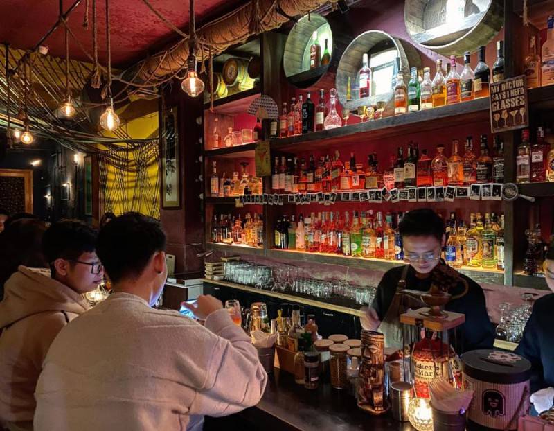 Chill cùng loạt quán pub Hà Nội có không gian cực ấn tượng