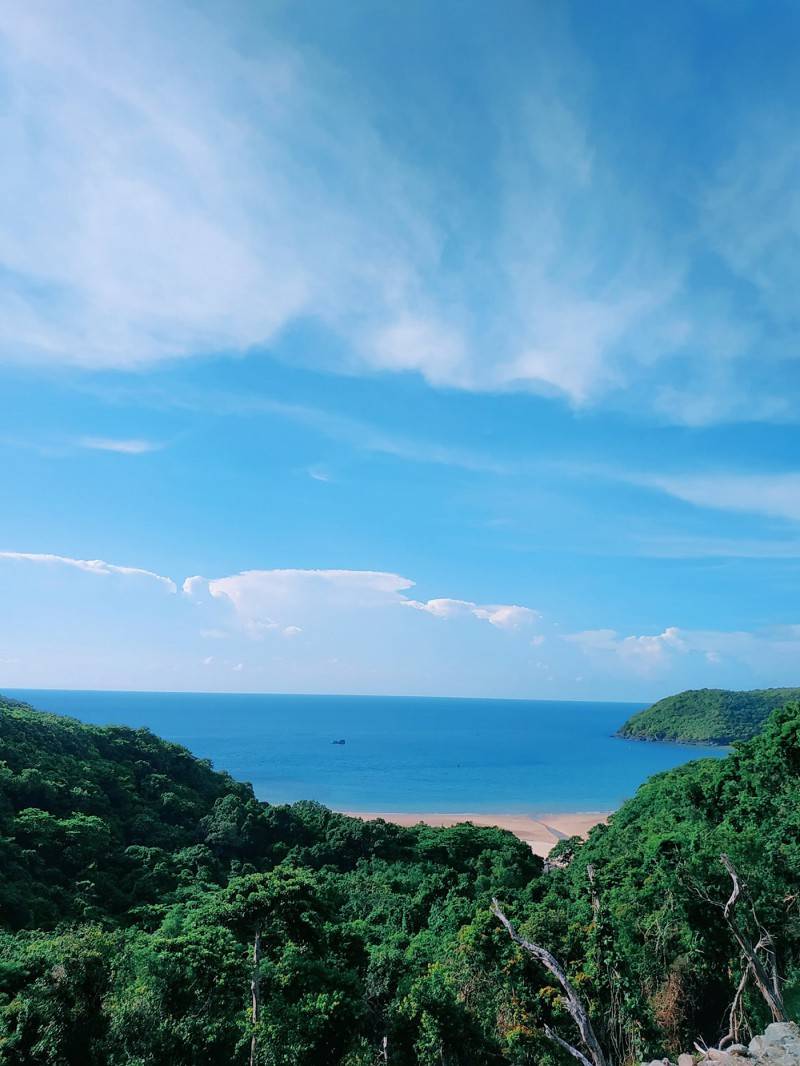 Chinh phục Bãi Suối Nóng Côn Đảo với vẻ đẹp tựa chốn thiên đường