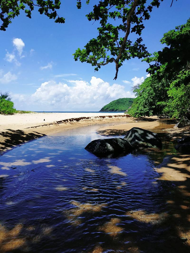 Chinh phục Bãi Suối Nóng Côn Đảo với vẻ đẹp tựa chốn thiên đường