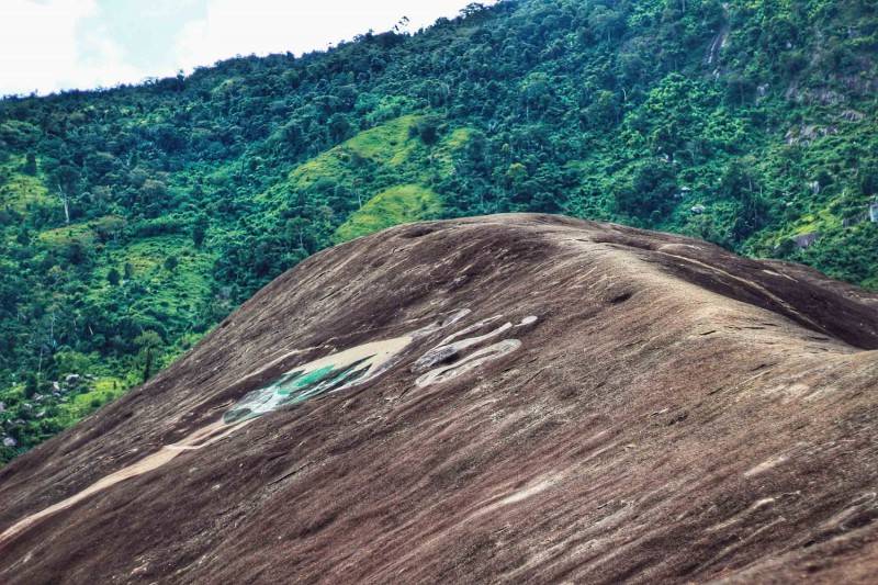 Chinh phục Đá Voi Mẹ, tảng đá nguyên khối lớn nhất Việt Nam