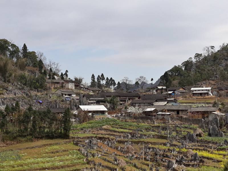 Chinh phục những bản làng Hà Giang cùng hội cạ cứng