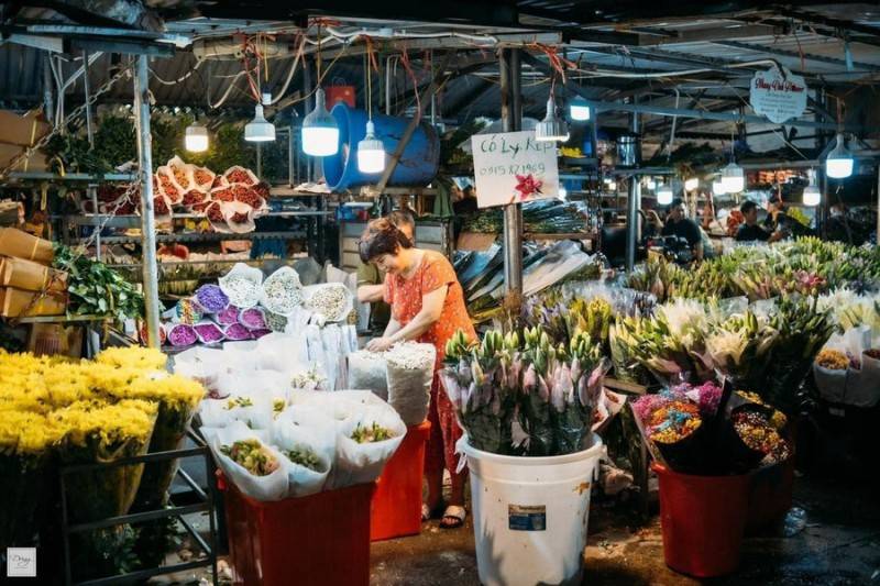Chợ hoa Quảng An, vẻ đẹp rực rỡ khoe sắc sáng bừng thủ đô