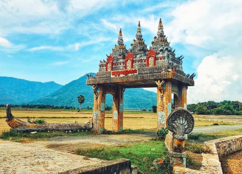 Chùa Tual Prasat (Cổng trời Khmer Koh Kas), cánh cổng nhuốm màu thời gian