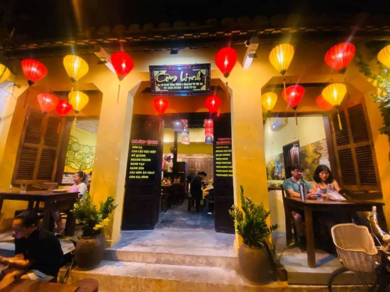 Com Linh restaurant Hoi An, một không gian đậm chất phố cổ