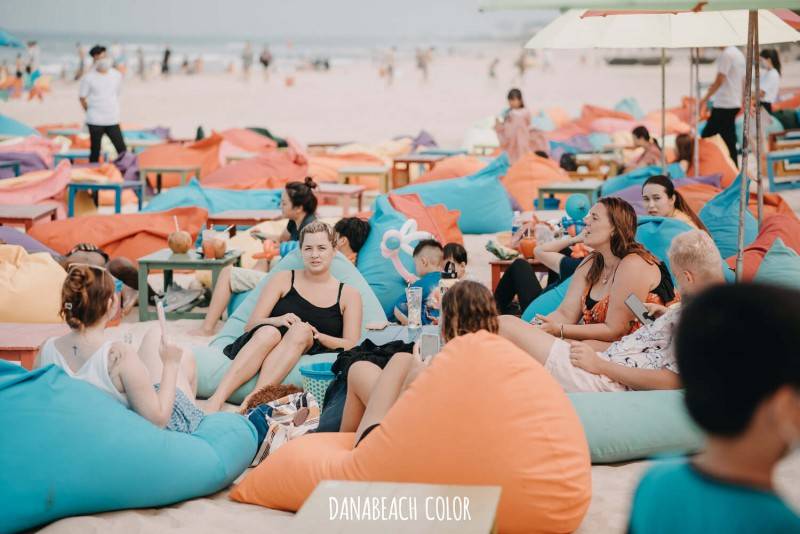 Danabeach Color - Quán cà phê bãi biển độc đáo giữa lòng Đà Nẵng