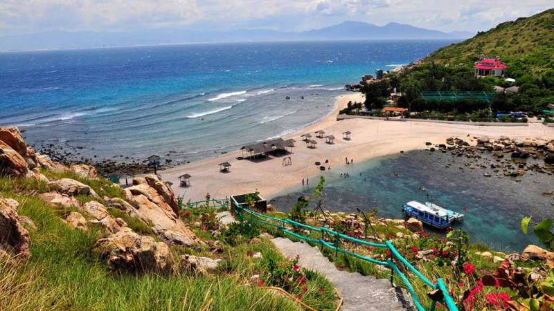 Đảo Yến - Hòn Nội Nha Trang, Chốn thiên đường ảo huyền với màu biển xanh