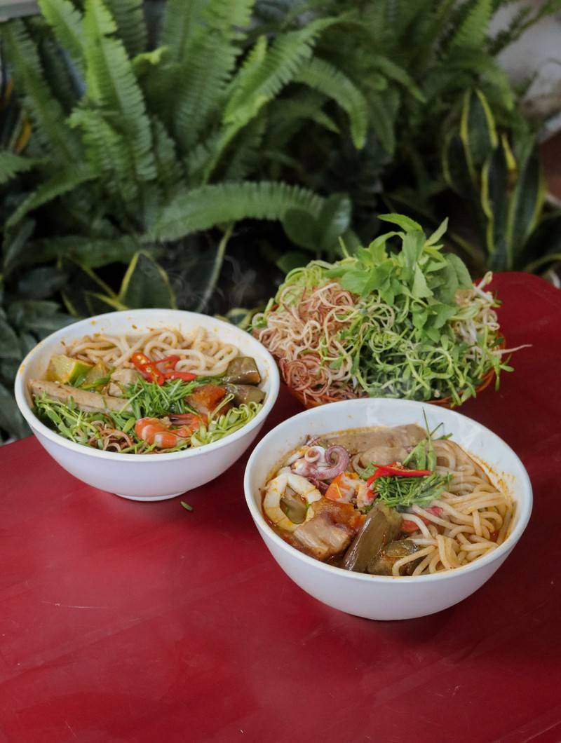 Đến Bún mắm miền Tây Cô Phương Sài Gòn thưởng thức món ăn trứ danh