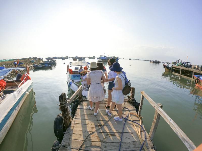 Đến đảo Điệp Sơn Nha Trang để khám phá ngay con đường nổi giữa biển