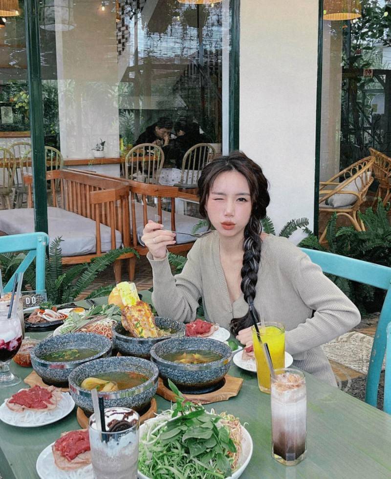 Đến Hoa Dó Restaurant and Coffee thưởng thức bún bò thố đá hấp dẫn