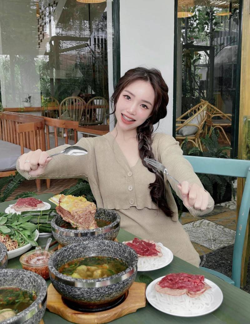 Đến Hoa Dó Restaurant and Coffee thưởng thức bún bò thố đá hấp dẫn