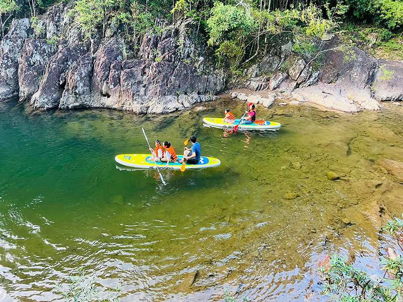 Đến Kỳ Thượng để chiêm ngắm cảnh sắc yên bình của làng người Dao