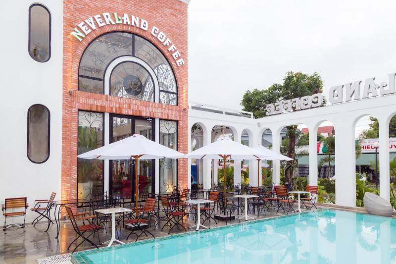 Đến ngay Neverland Coffee để như đang được nghỉ dưỡng ở resort cao cấp