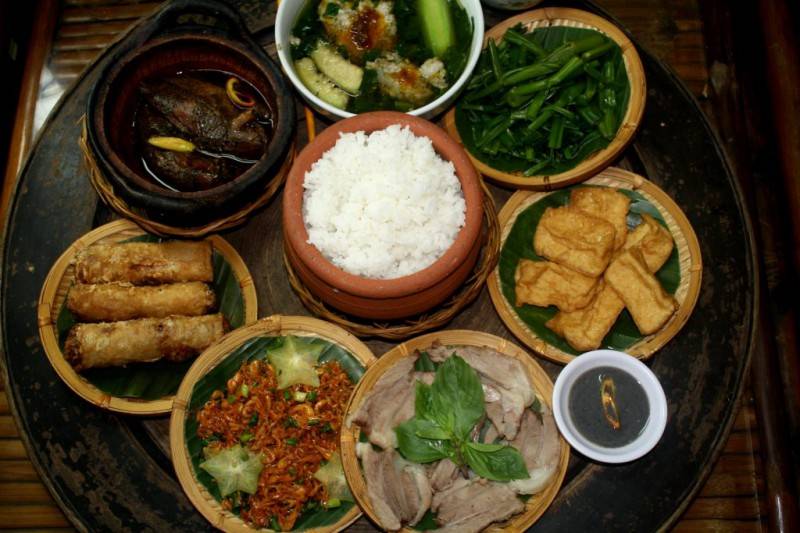 Điểm danh 6 quán ăn trưa Đà Nẵng ngon bá cháy