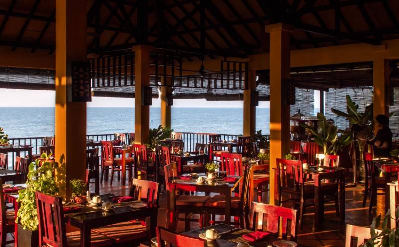 Điểm danh nhà hàng view biển Phan Thiết đẹp lung linh