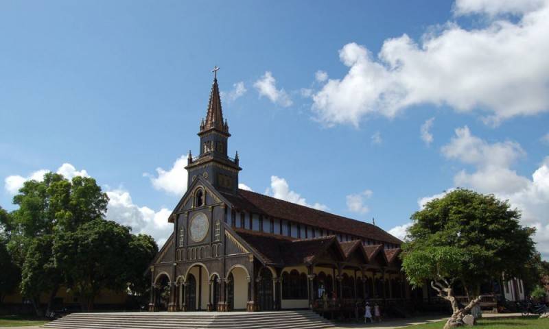 Điểm danh nhà thờ đẹp ở Kon Tum mà bạn nhất định phải ghé thăm