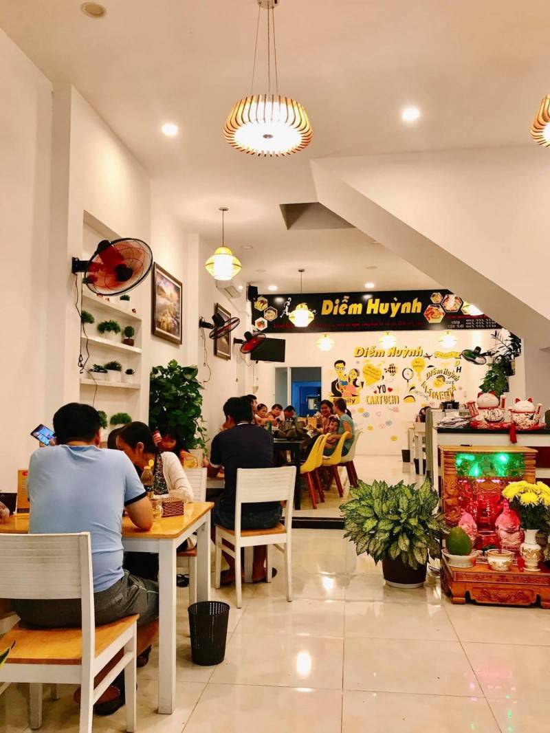 Diễm Huỳnh Restaurant Phú Yên - Nhà hàng Phú Yên ngon khó cưỡng giữa trung tâm thành phố