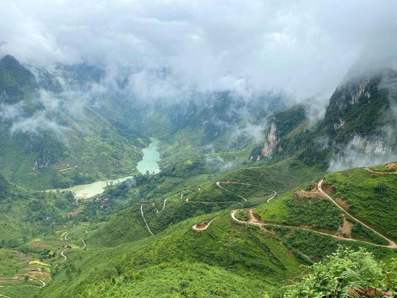 Dốc Tà Làng - Hà Giang: Xứng danh cung đường hiểm trở nhất vùng biên viễn