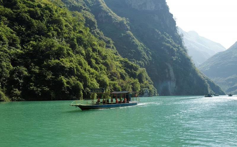 Dốc Tà Làng - Hà Giang: Xứng danh cung đường hiểm trở nhất vùng biên viễn