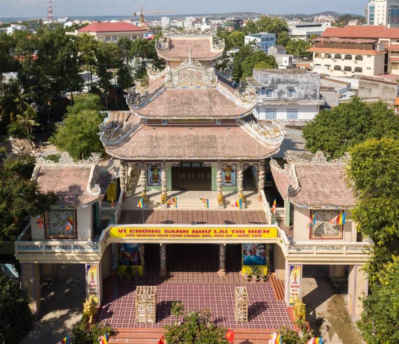 Du lịch Phan Thiết khám phá ngôi chùa cổ đầy huyền bí
