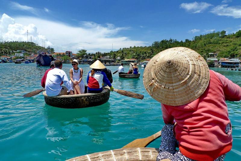 Du thuyền Emperor Nha Trang - Khám phá trọn vẹn vẻ đẹp vịnh Nha Trang