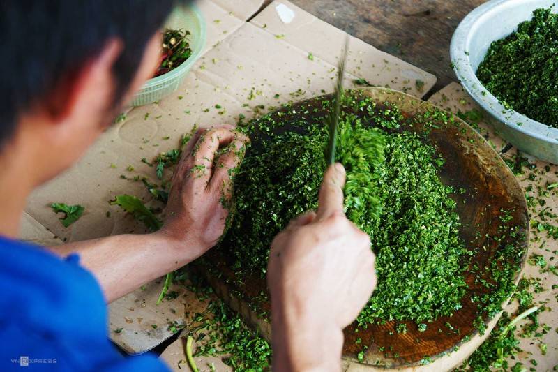 Gà nướng cơm lam Kon Tum, hương vị thơm ngon giữa chốn đại ngàn